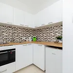 Tarsis In By Rent Like Apartment *