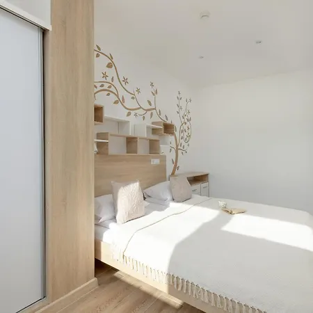 Lägenhet Tarsis In By Rent Like