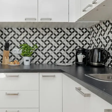 Tarsis In By Rent Like