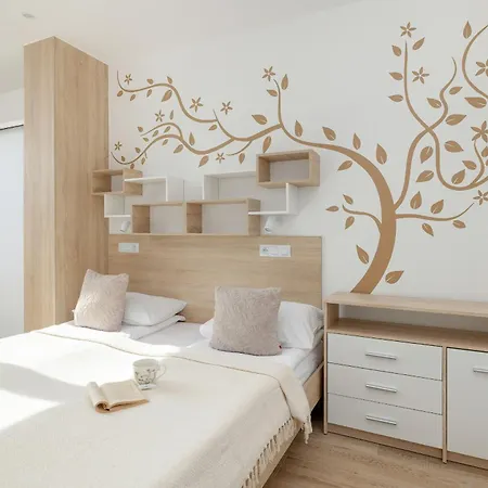 Apartamento Tarsis In By Rent Like