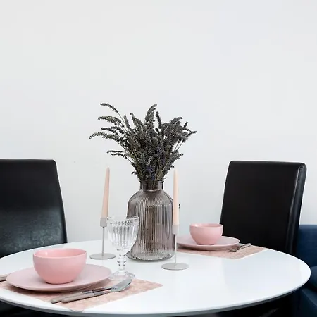 Tarsis In By Rent Like Apartment