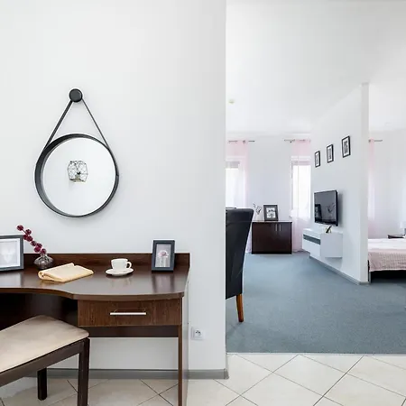 Apartamento Tarsis In By Rent Like *